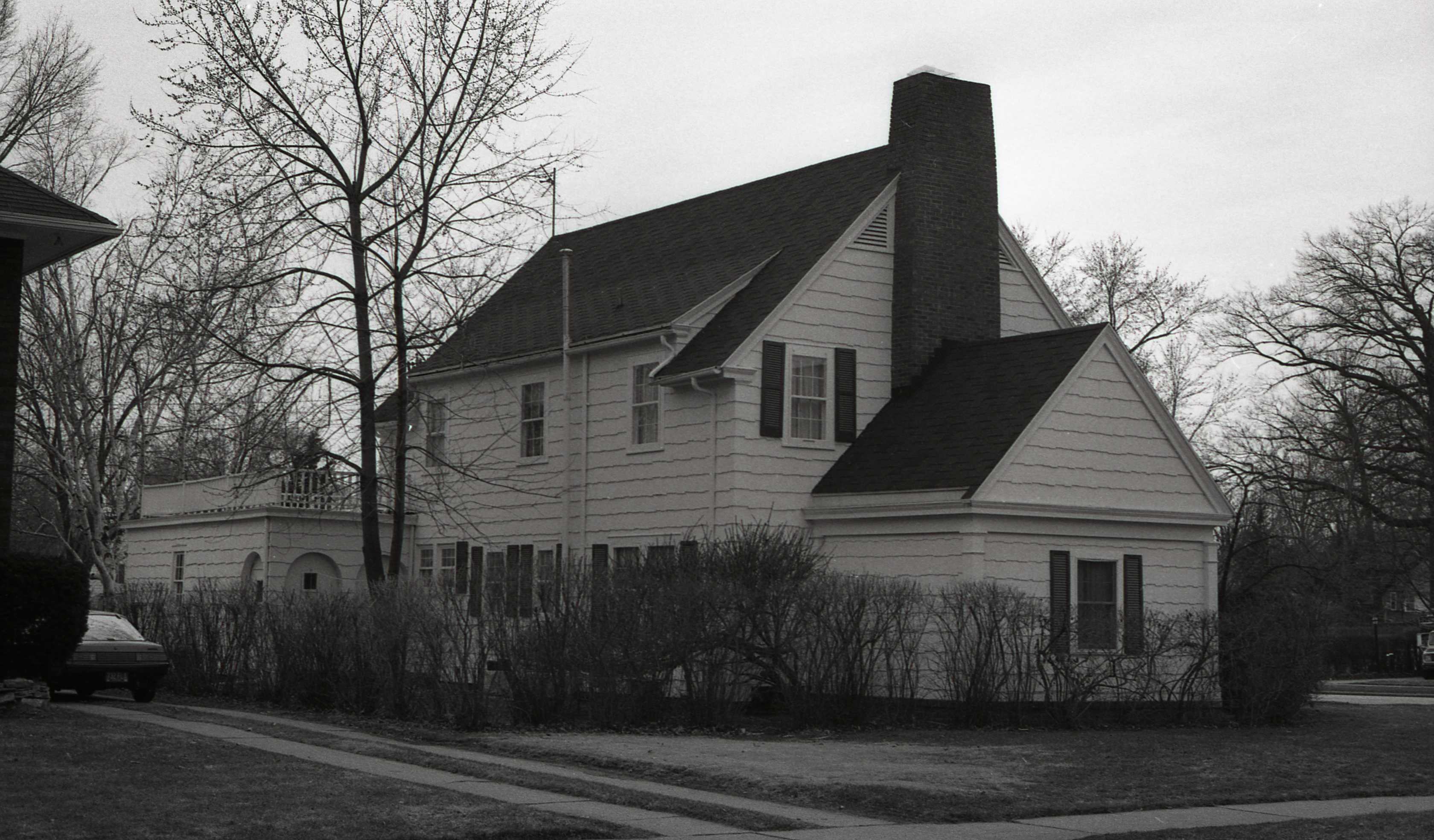 304 South Twyckenham Drive